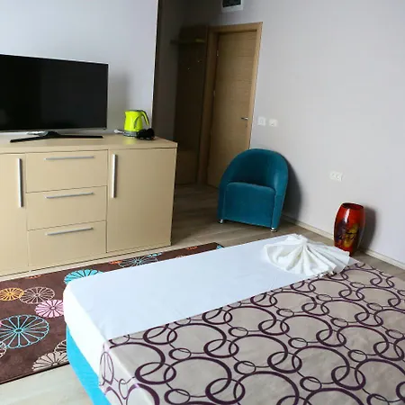 Sangria Luxury Family