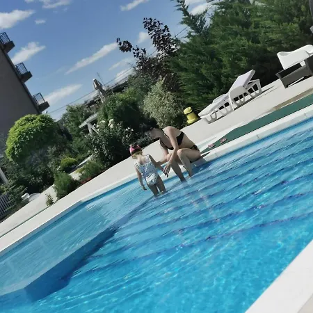 Sangria Luxury Family בית הארחה 3*