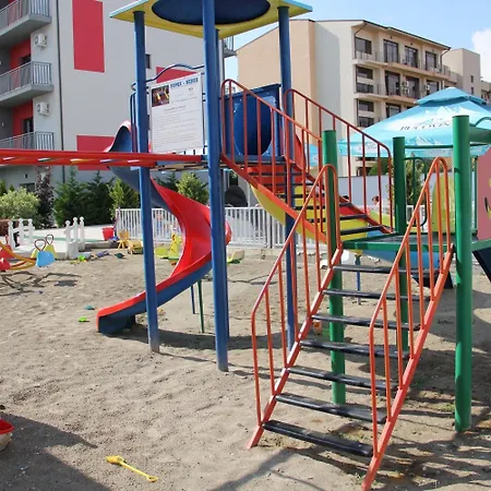 בית הארחה Sangria Luxury Family 3*