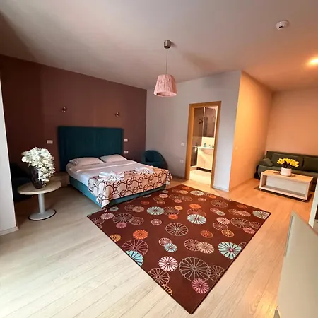 Sangria Luxury Family בית הארחה 3*