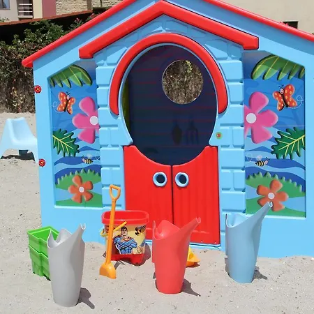 בית הארחה Sangria Luxury Family 3*
