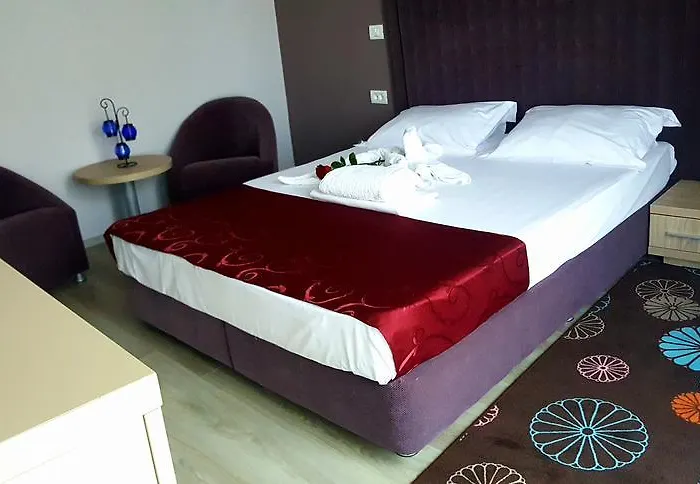 Konukevi Sangria Luxury Family